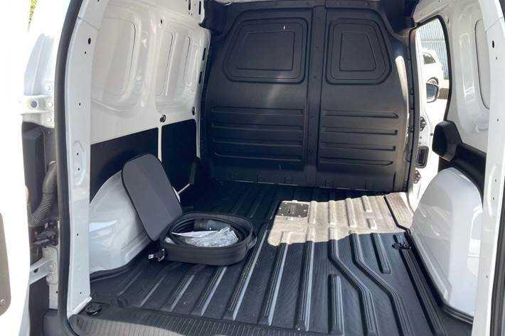 Hvid Mercedes eCitan fra 2023