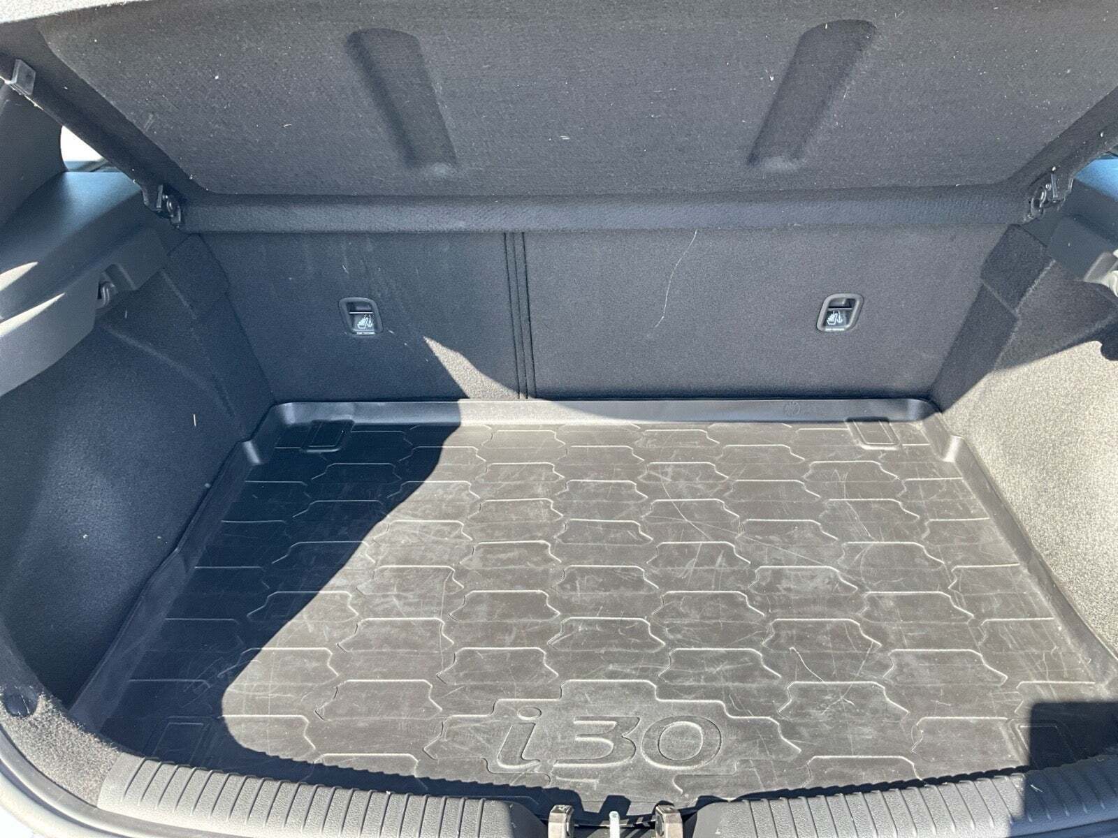 Blå Hyundai i30 fra 2019