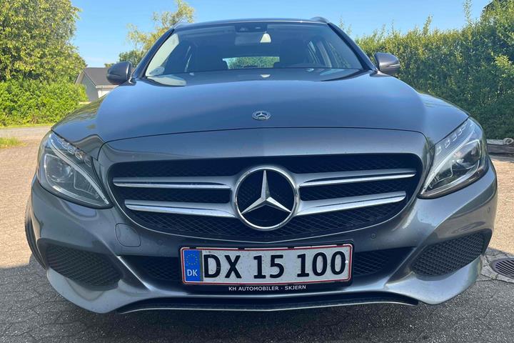 Grå Mercedes 200 fra 2017