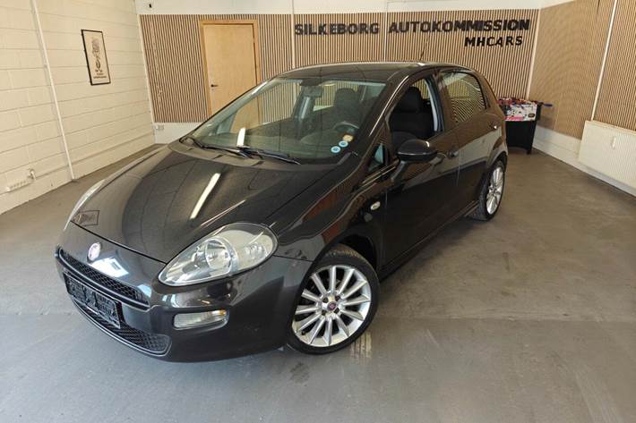 Gul Fiat Punto fra 2014 set udefra