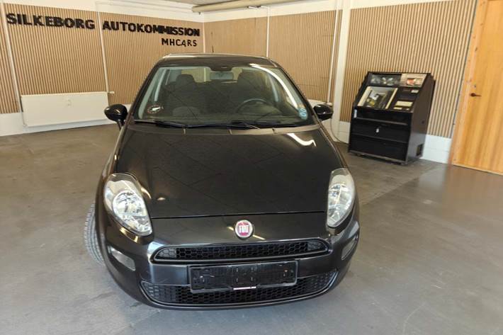 Gul Fiat Punto fra 2014