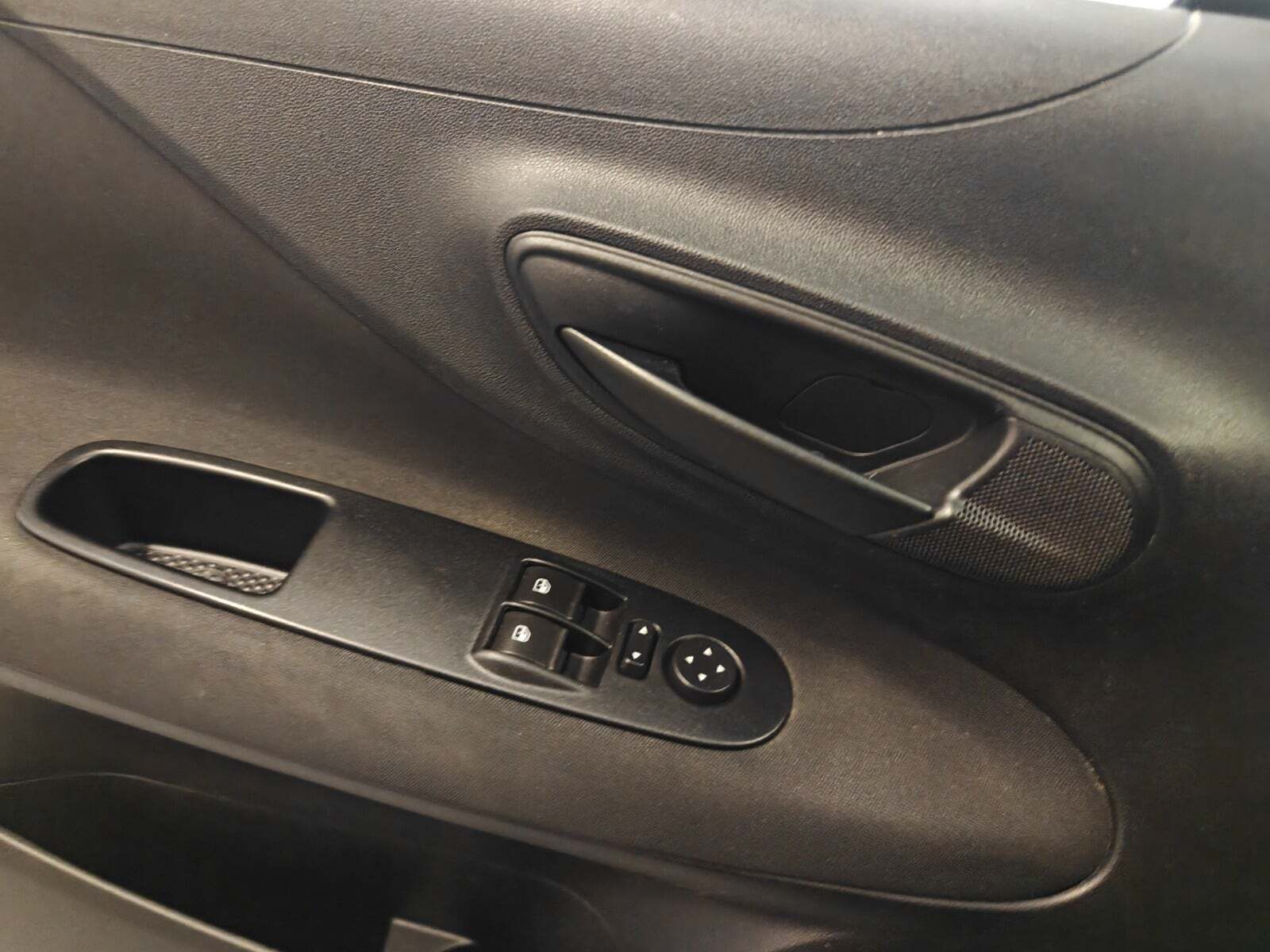 Gul Fiat Punto fra 2014