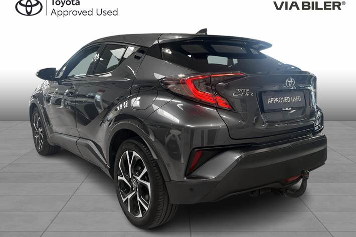 Grå Toyota C-HR fra 2019