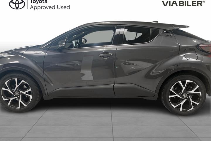 Grå Toyota C-HR fra 2019