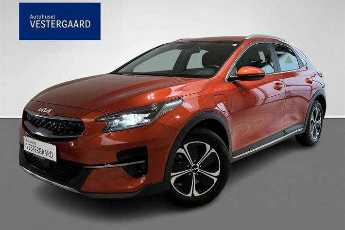Orange Kia XCeed fra 2021 set udefra