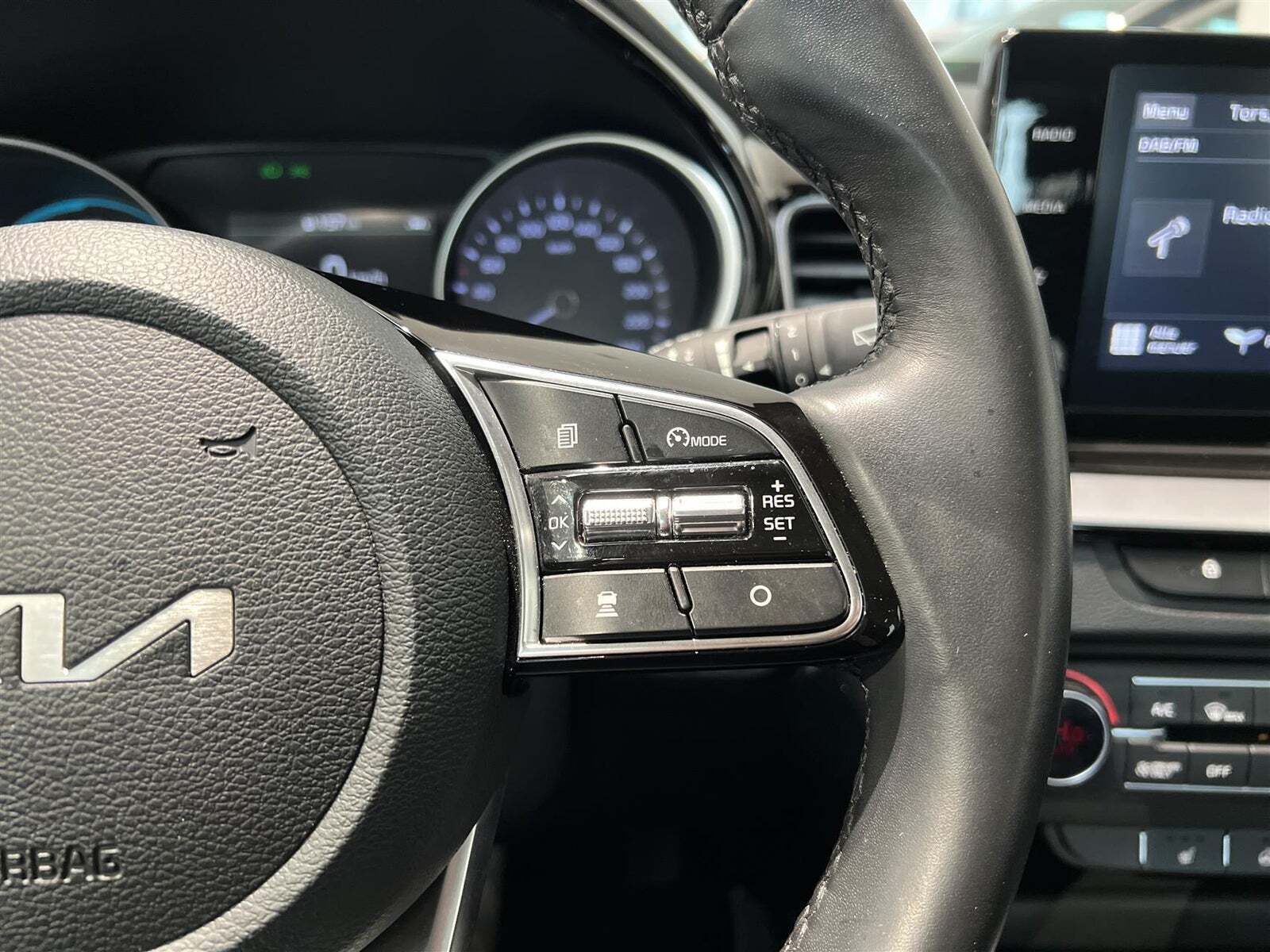 Orange Kia XCeed fra 2021 set indefra