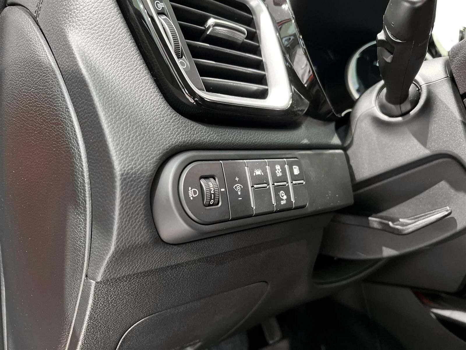 Orange Kia XCeed fra 2021 set indefra