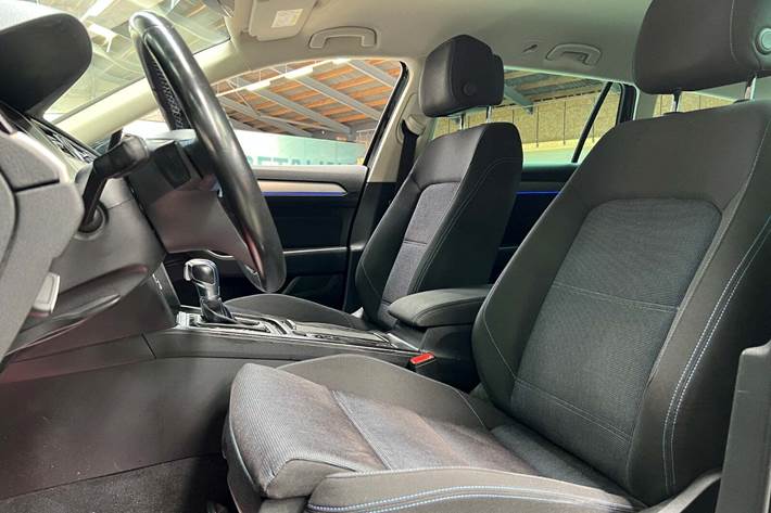 Sort VW Passat fra 2018