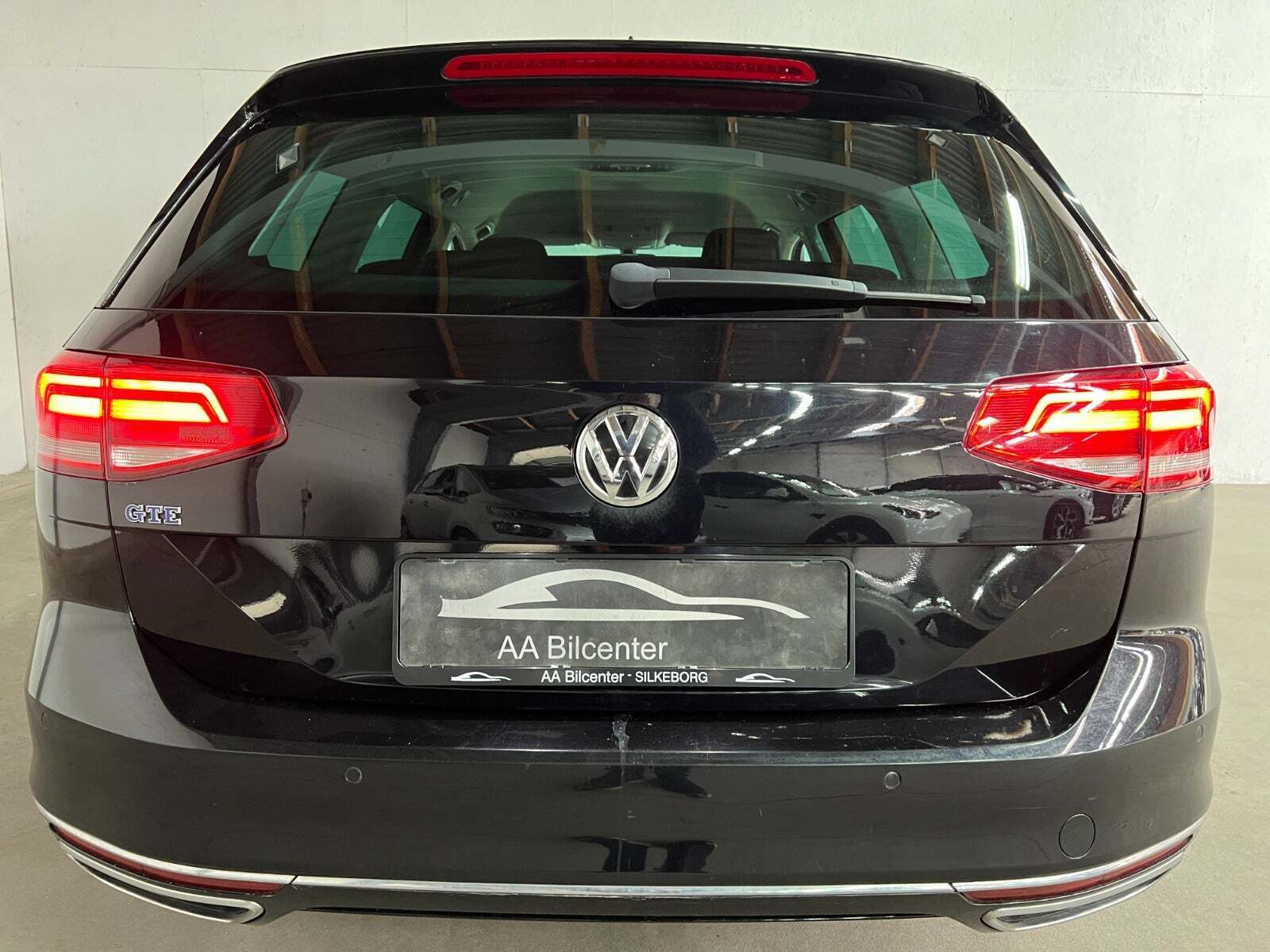 Sort VW Passat fra 2018