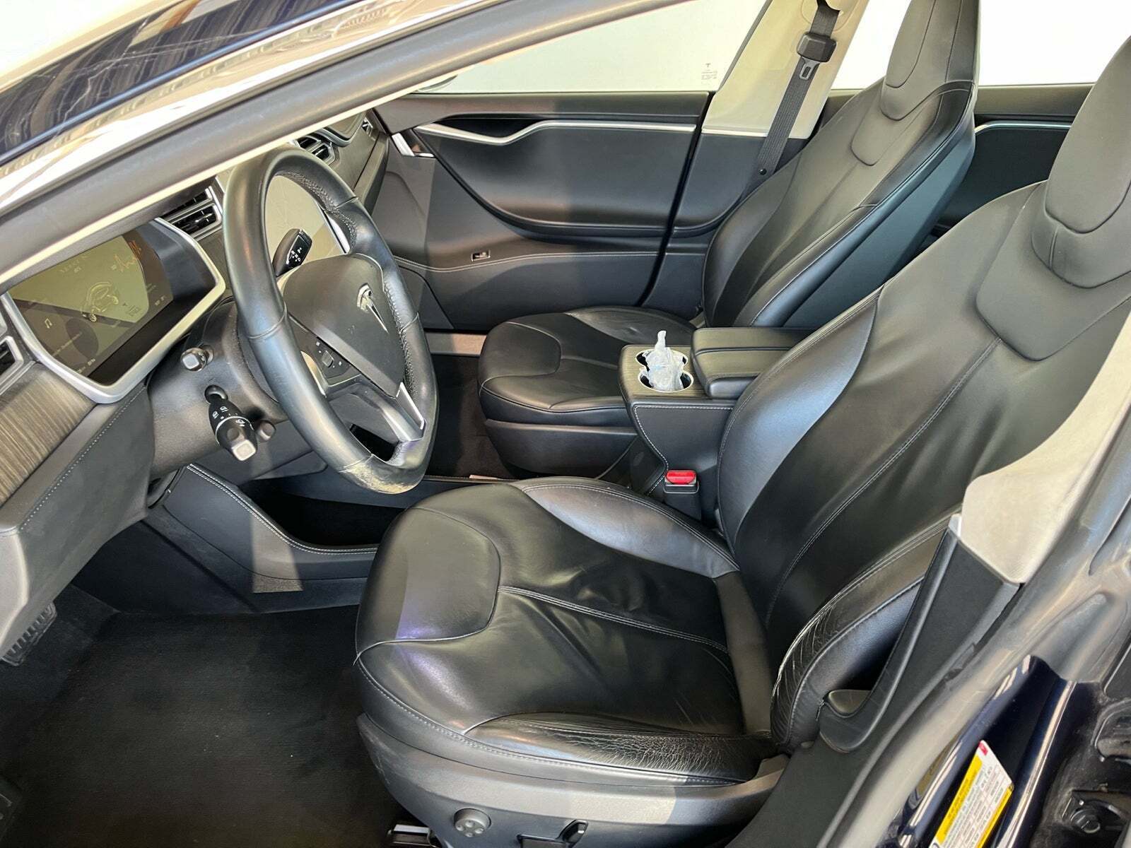Blå Tesla Model S fra 2014