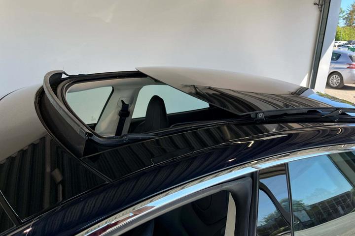 Blå Tesla Model S fra 2014