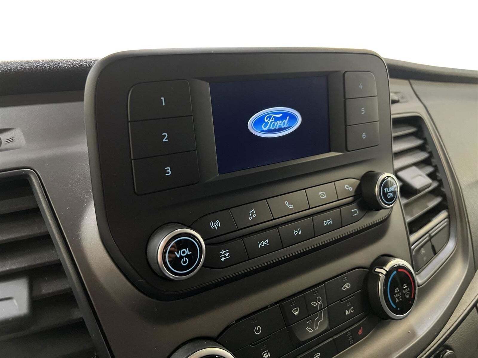 Hvid Ford Transit 350 L2 Van fra 2023