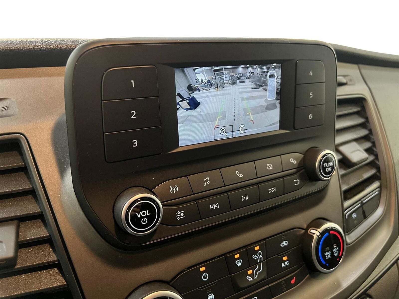 Hvid Ford Transit 350 L2 Van fra 2023