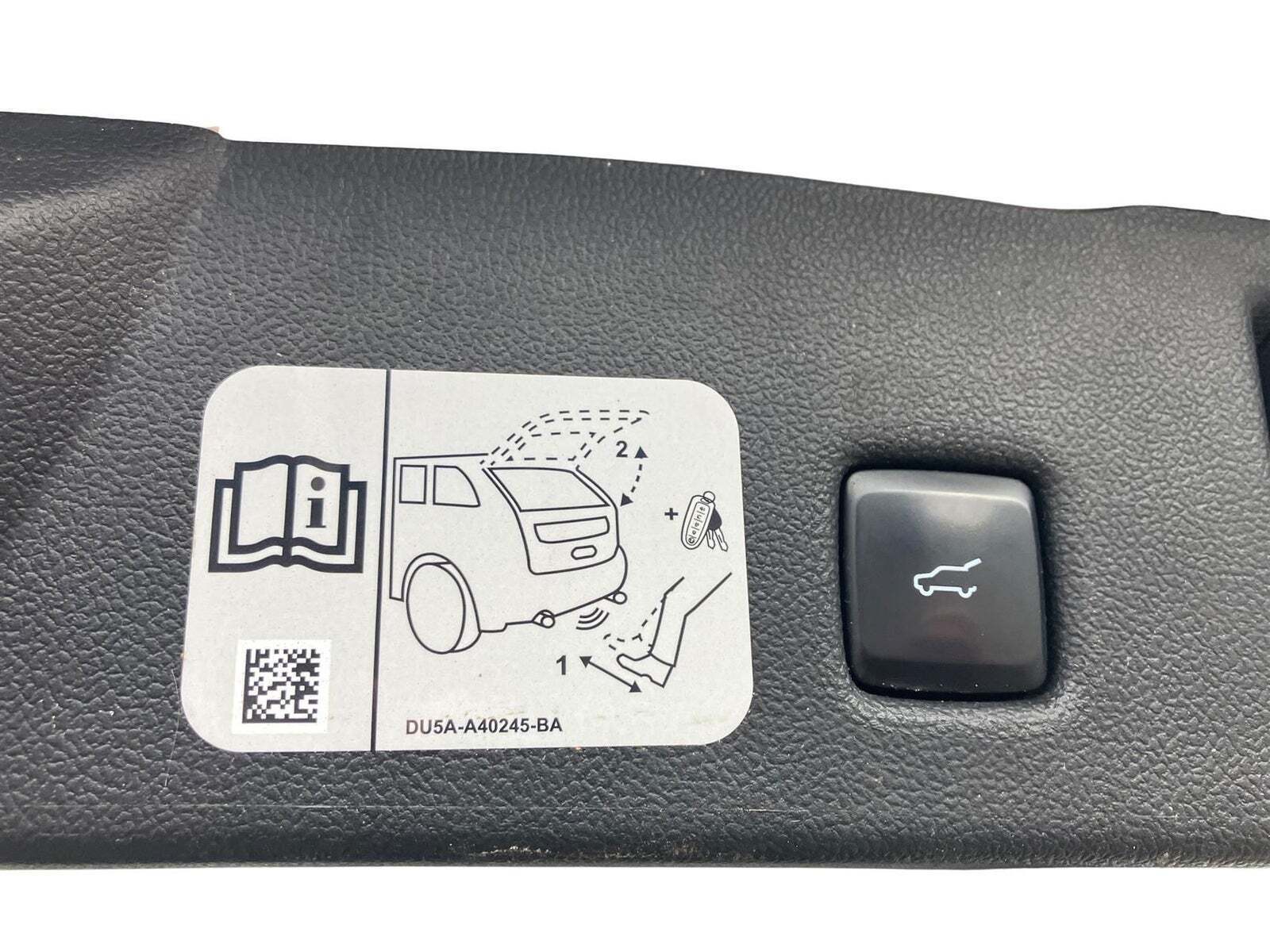 Orange Ford Kuga fra 2020