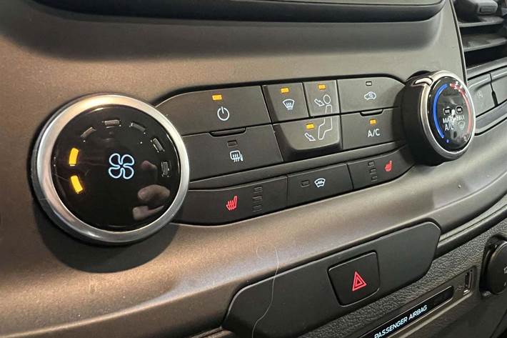 Hvid Ford Transit 350 L2 Van fra 2023