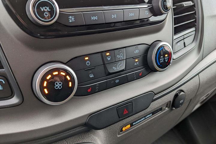 Hvid Ford Transit Custom 300 L2 fra 2023