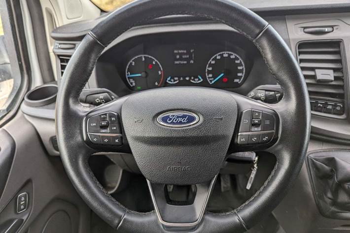 Hvid Ford Transit Custom 320 L1 fra 2022