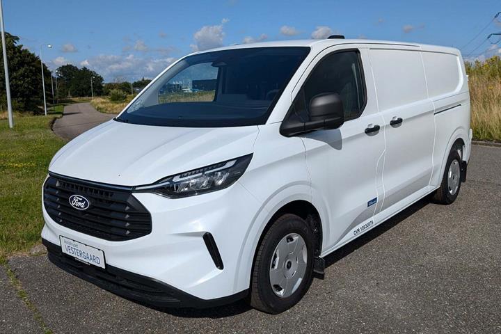 Hvid Ford Transit Custom 300 L2 fra 2023 set udefra
