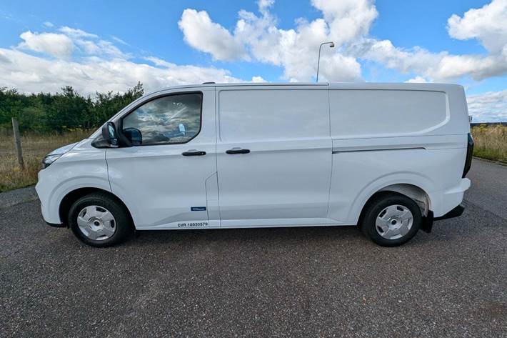 Hvid Ford Transit Custom 300L fra 2023