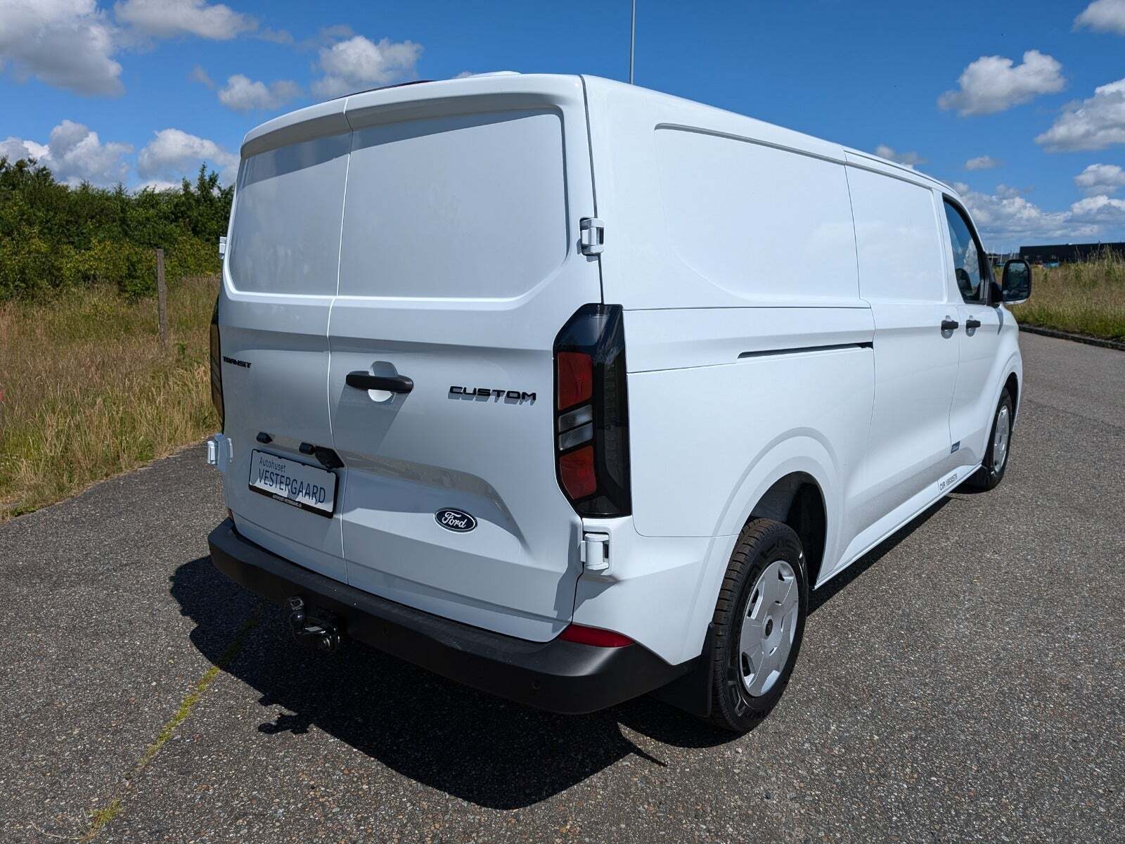 Hvid Ford Transit Custom 300 L2 fra 2023