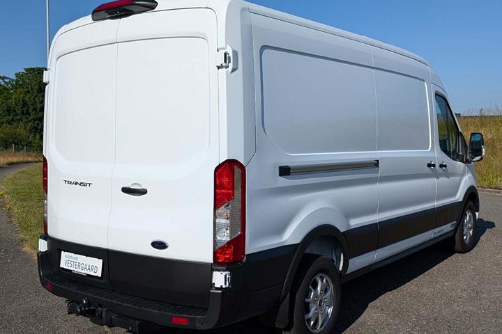 Hvid Ford Transit 350 L3 Van fra 2023 set udefra