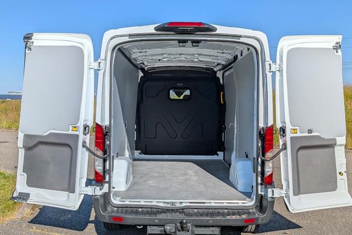 Hvid Ford Transit 350 L3 Van fra 2023 set udefra