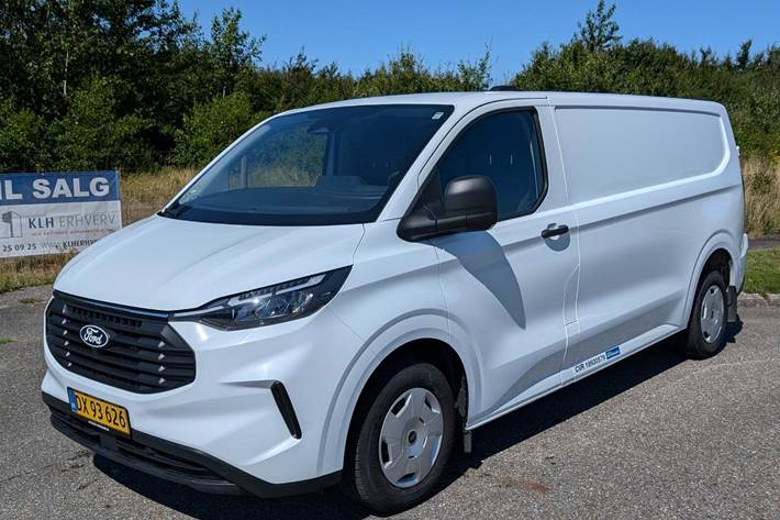 Hvid Ford Transit Custom 300L fra 2023 set udefra