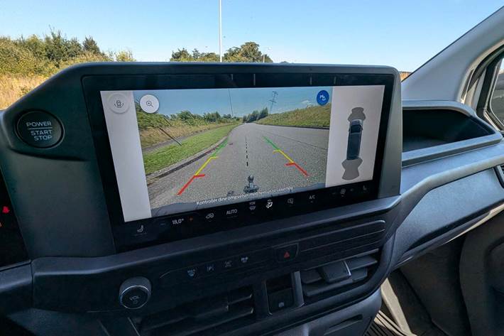 Hvid Ford Transit Custom 300L fra 2023