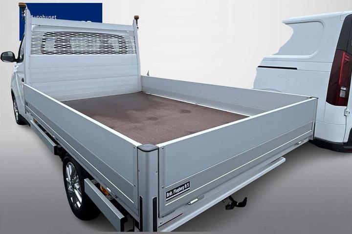 Beige Maxus e-Deliver 3 fra 2024 set udefra