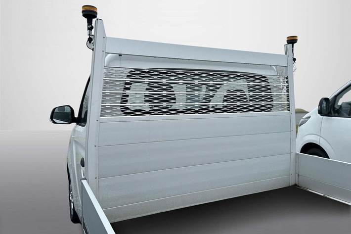 Beige Maxus e-Deliver 3 fra 2024