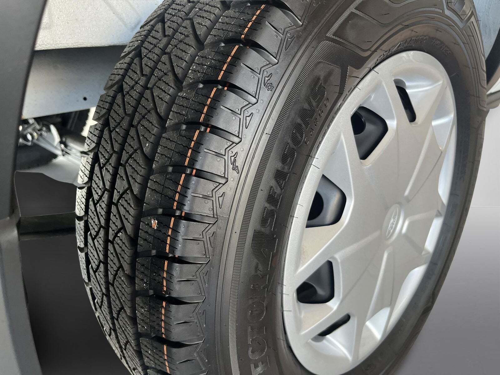 Hvid Ford Transit 350 L2 Van fra 2024