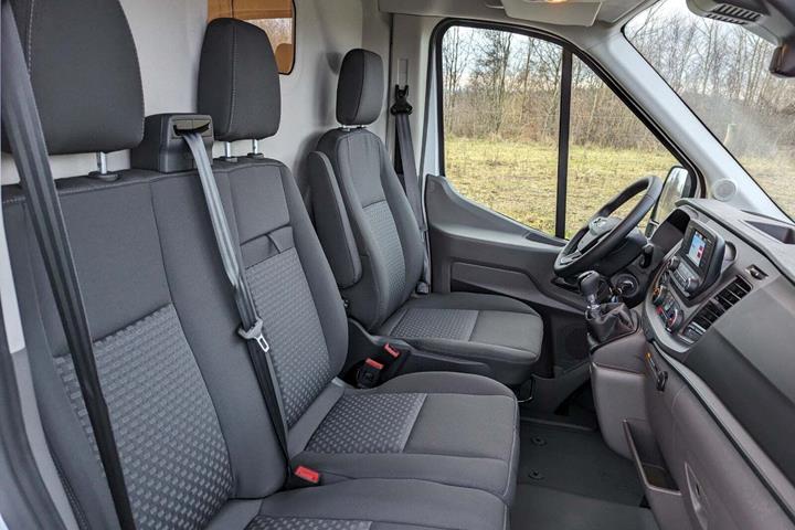 Hvid Ford Transit 350 L2 Van fra 2023