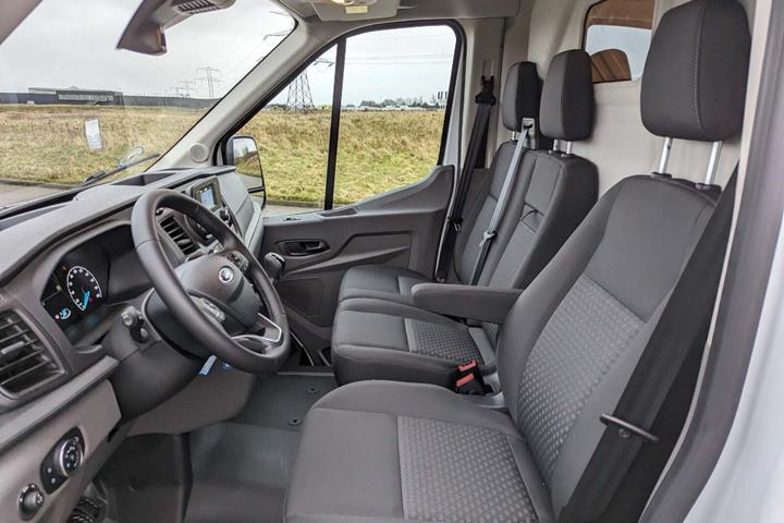 Hvid Ford Transit 350 L2 Van fra 2023