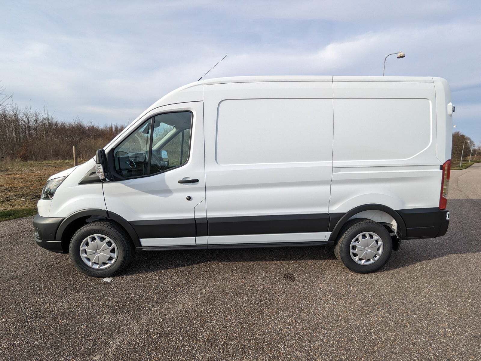 Ford Transit 350 L2 Van 2,0 TDCi 130 Trend H2 FWD