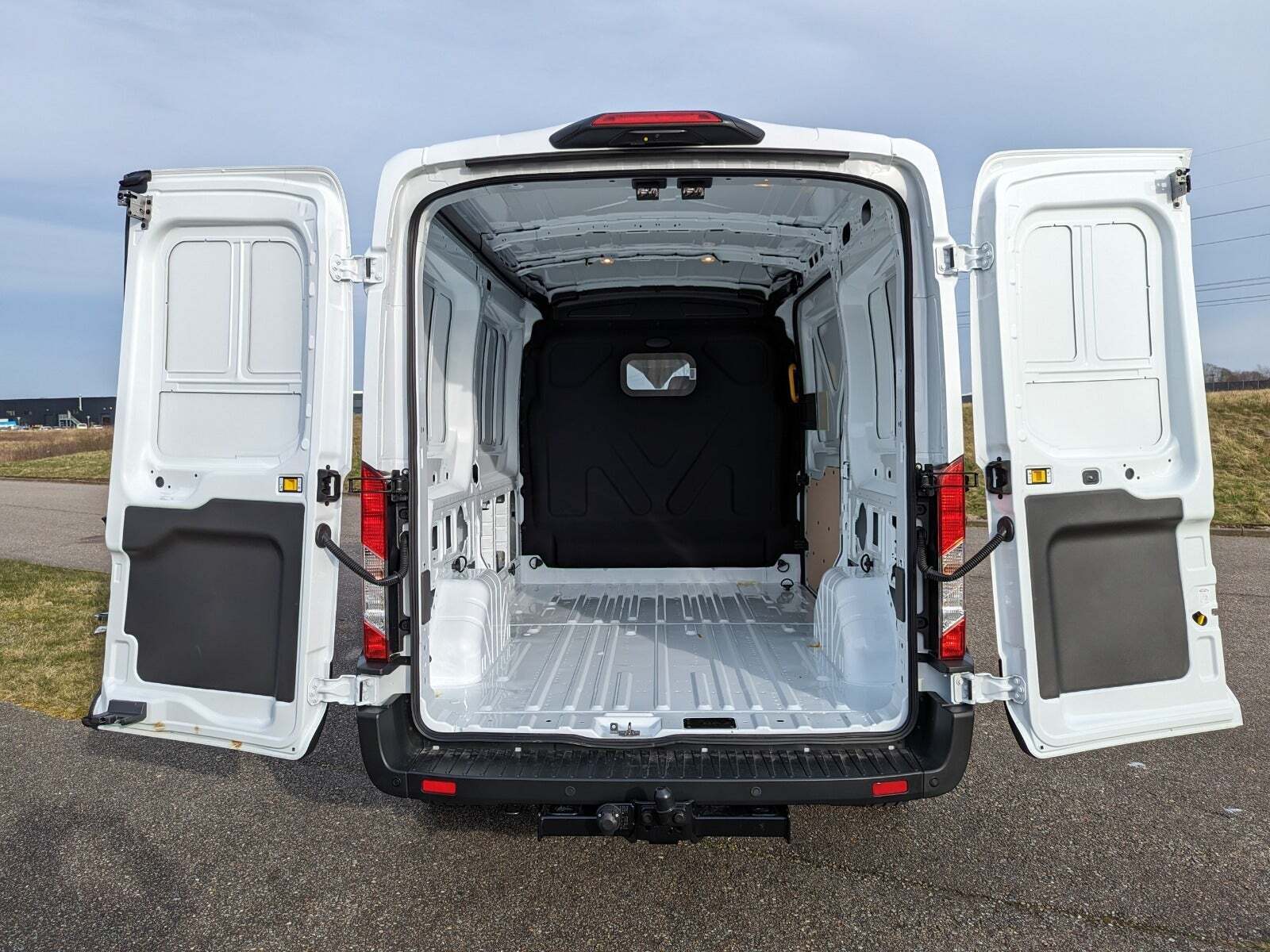 Ford Transit 350 L2 Van 2,0 TDCi 130 Trend H2 FWD