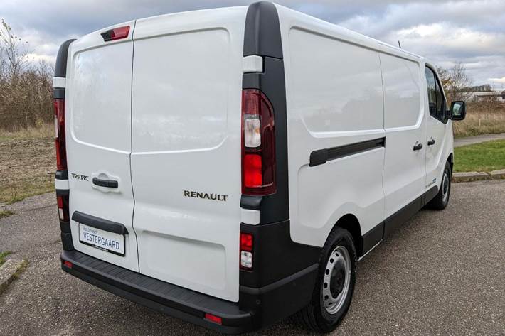 Hvid Renault Trafic fra 2022