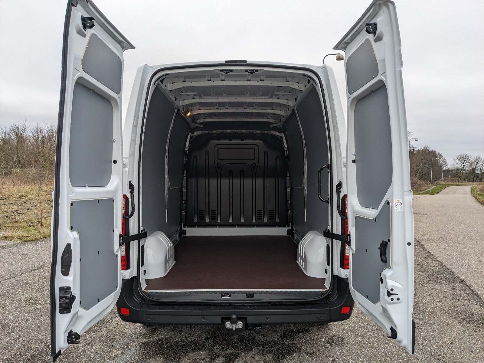 Renault Master IV T33 2,3 dCi 150 L2H2 Kassevogn Tekno