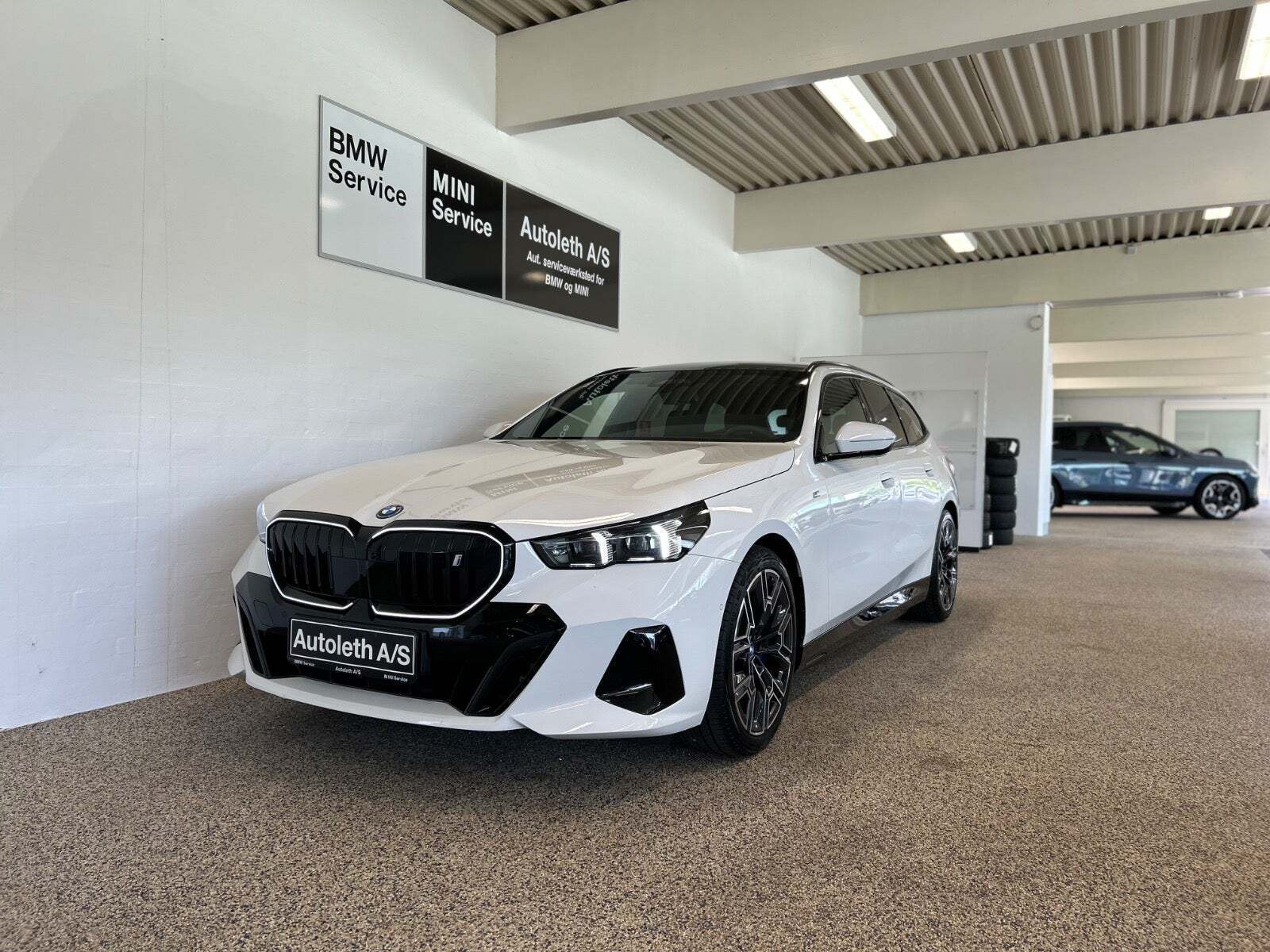 BMW i5 eDrive40 Touring Fully Charged M-Sport