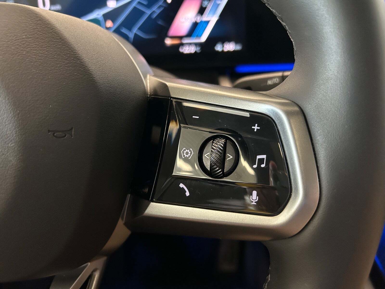 Hvid BMW i5 fra 2024