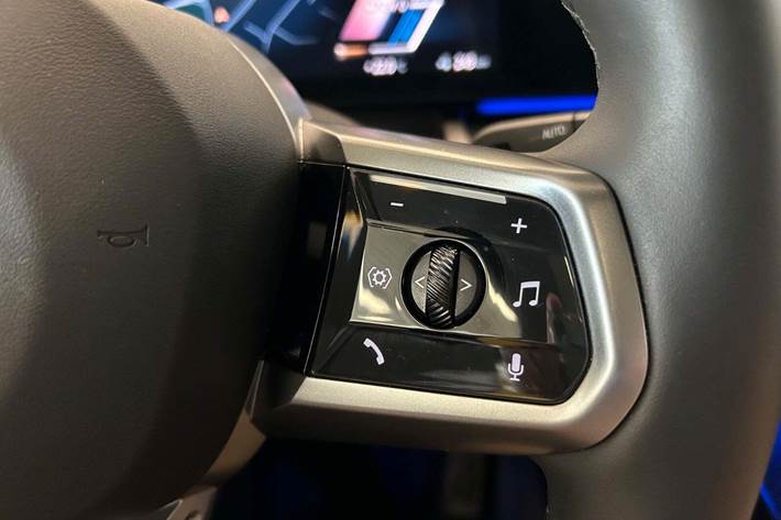 Hvid BMW i5 fra 2024