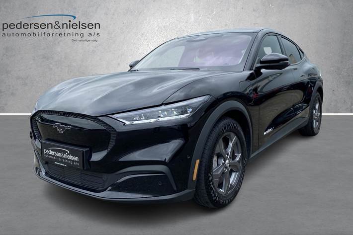 Sort Ford Mustang Mach-E fra 2021 set udefra