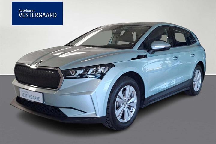 Sølv Skoda Enyaq fra 2022 set udefra