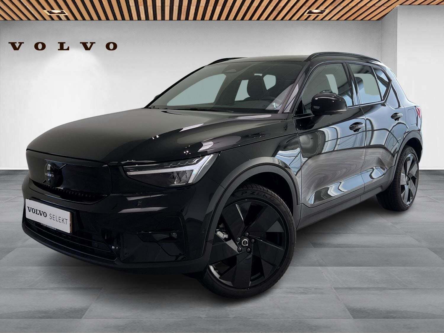 Volvo EX40 Extended Range Black Edition