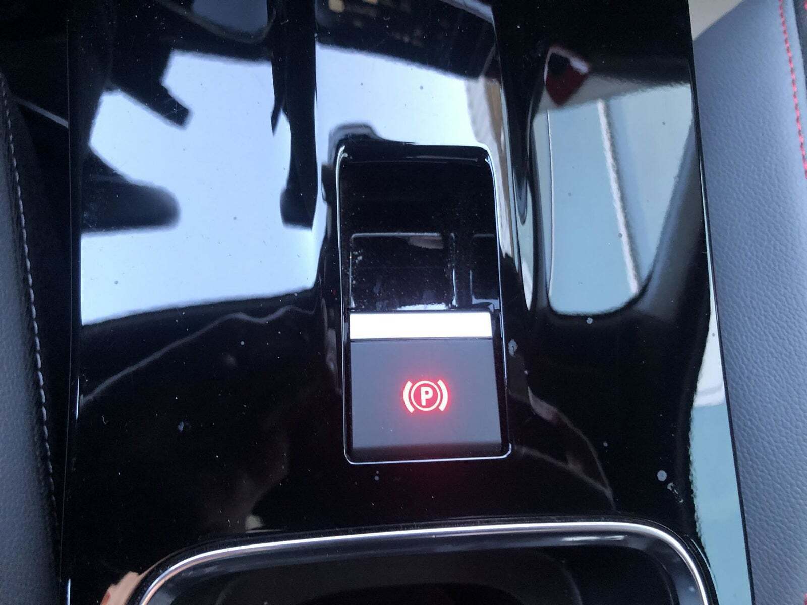 Hvid Opel Mokka-e fra 2023