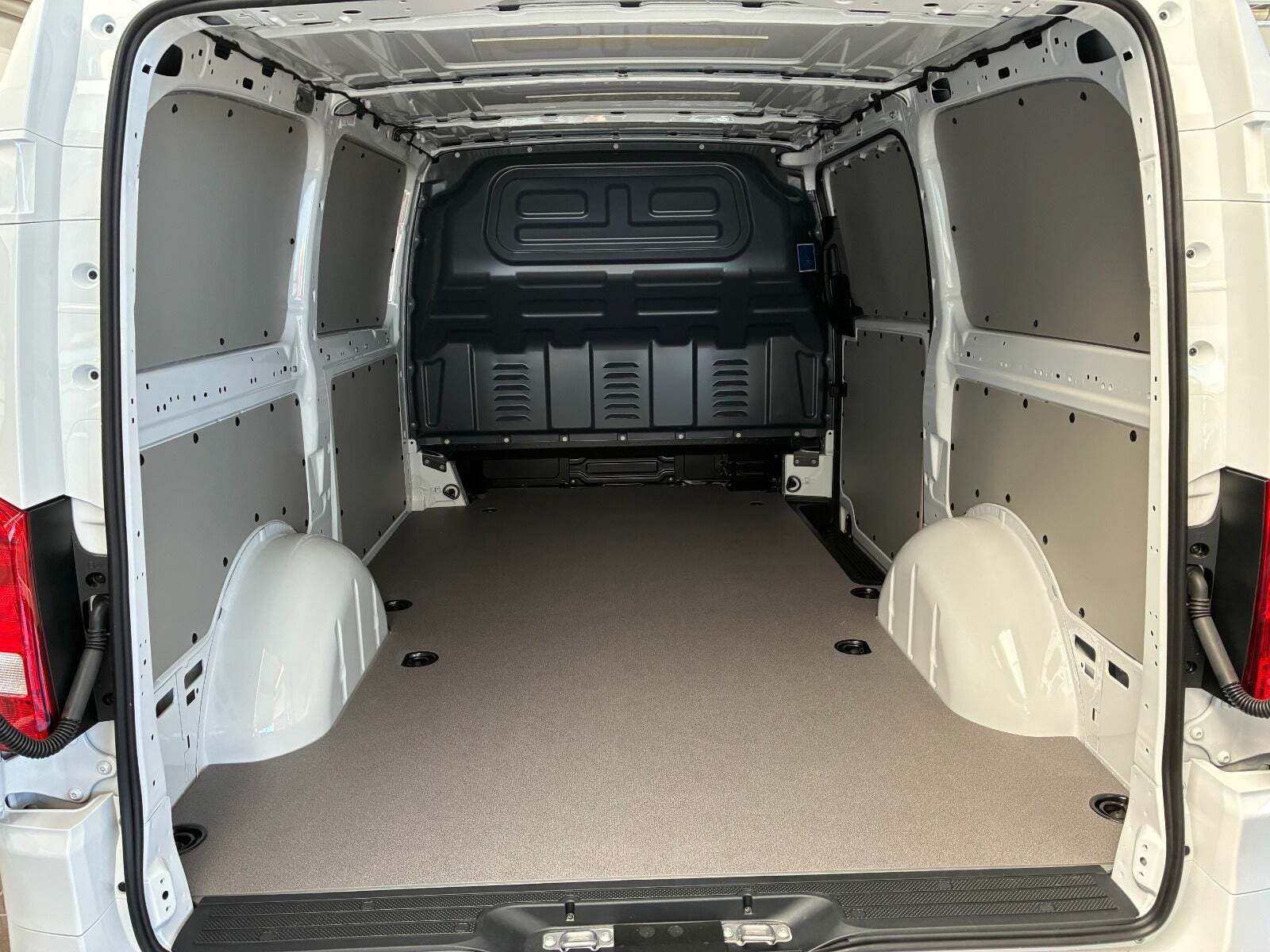 Mercedes Vito 114 2,0 CDi A2 Kassevogn PRO aut. RWD