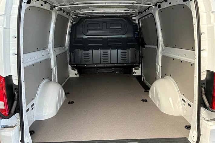 Hvid Mercedes Vito 114 fra 2024