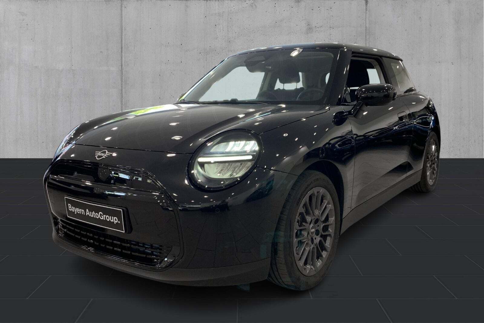 undefined Mini Cooper E fra 2024 set udefra