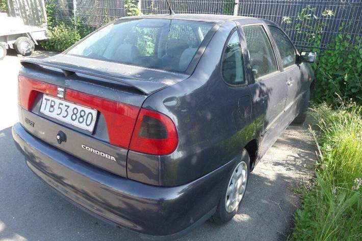 undefined Seat Cordoba fra 1998 set udefra