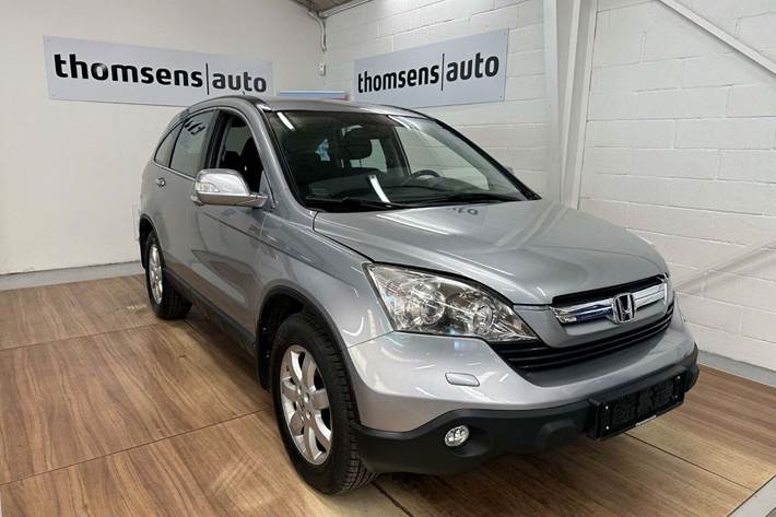 Sølv Honda CR-V fra 2010 set udefra