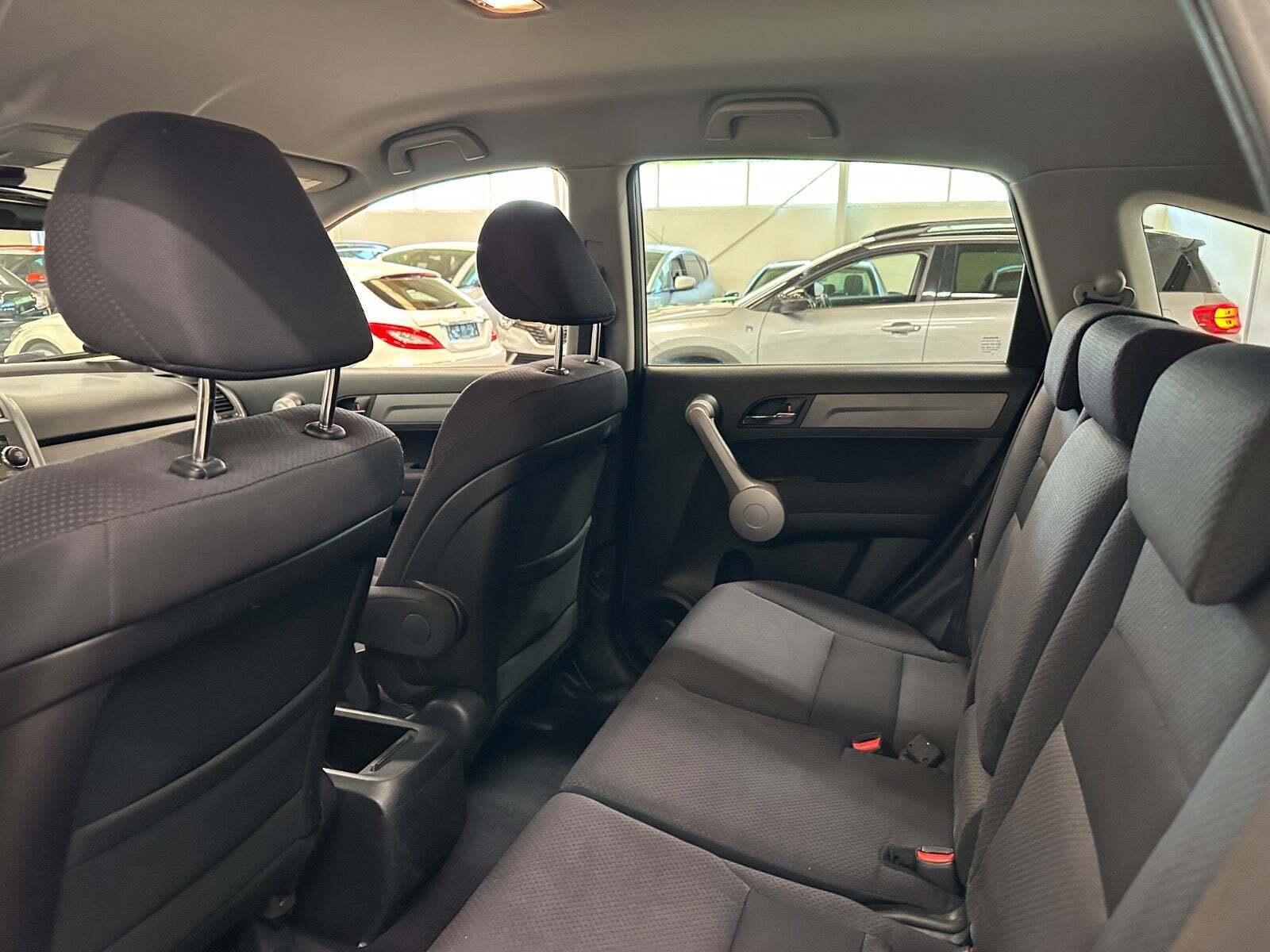 Sølv Honda CR-V fra 2010